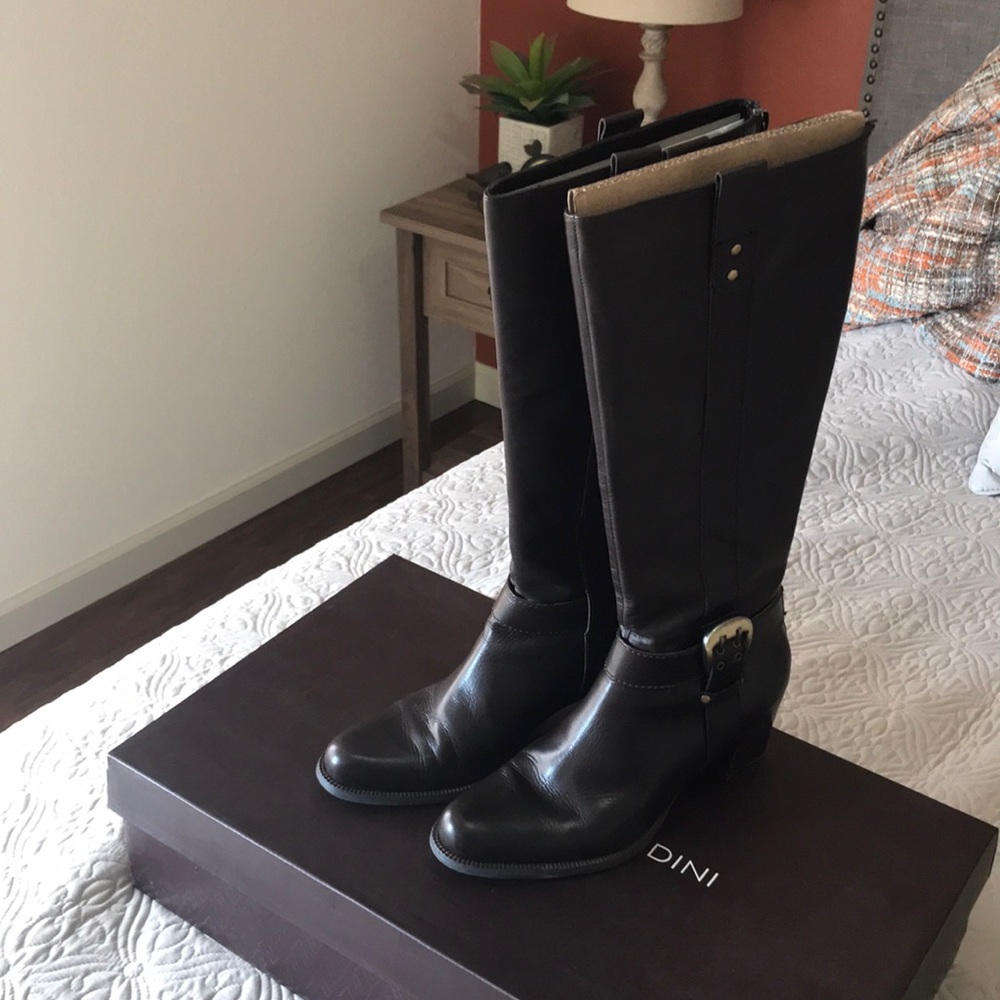Zipper edition buckle Boots